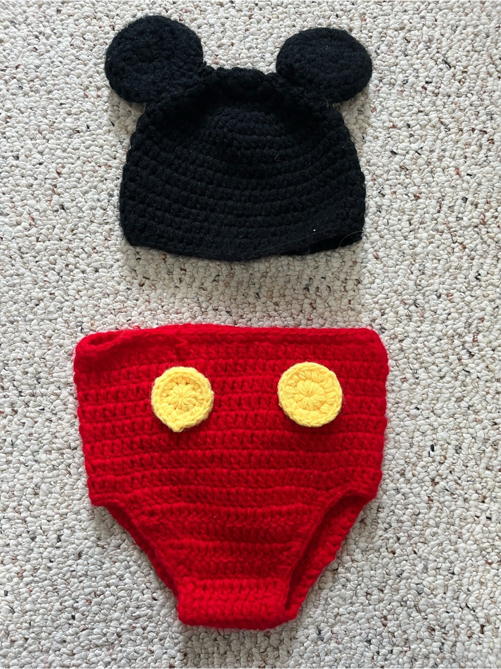 ✨2/$20✨ Baby Knit Mickey Mouse Costume